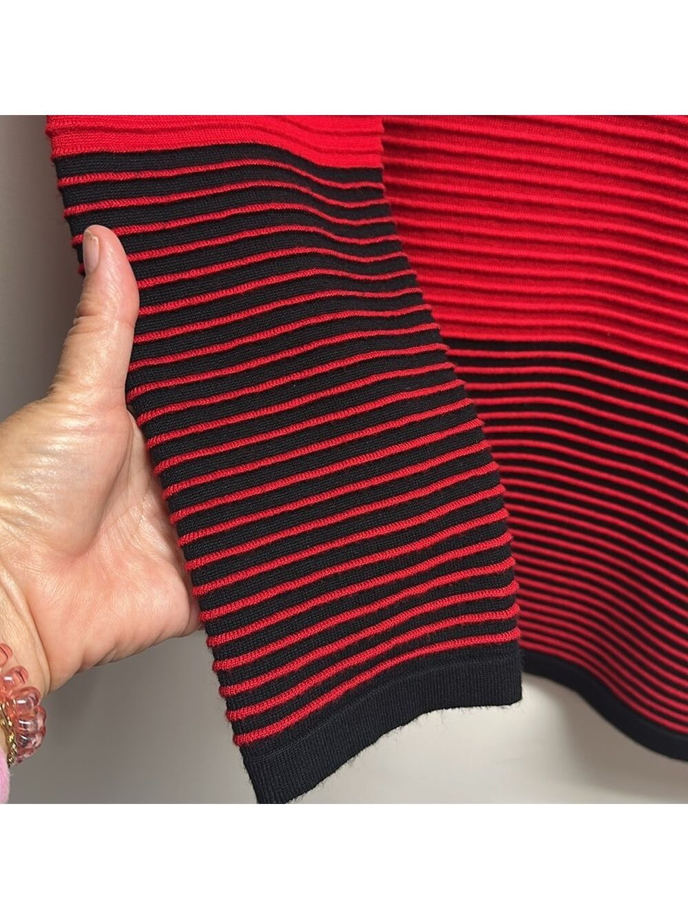 Red and Black Boxy Ribbed 3/4 Sleeve Sweatshirt - Picture 6 of 8